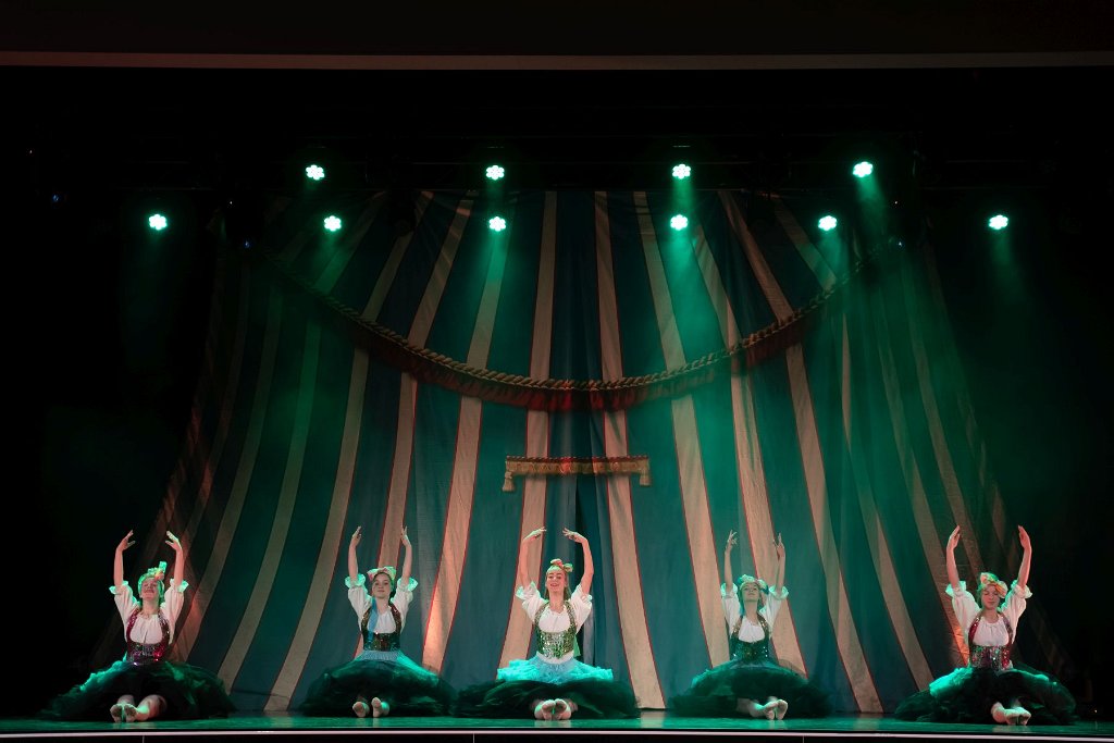 Wintercircus 10C 51.jpg